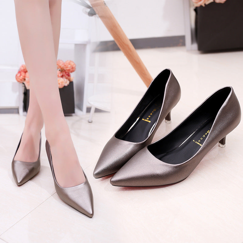 Women's shallow, single high heel